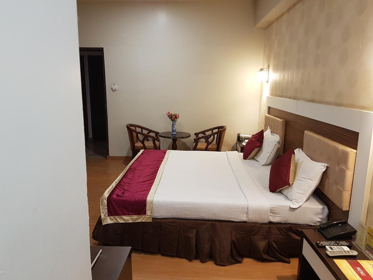 Hotel Sitara Residency Haidarábád Kültér fotó